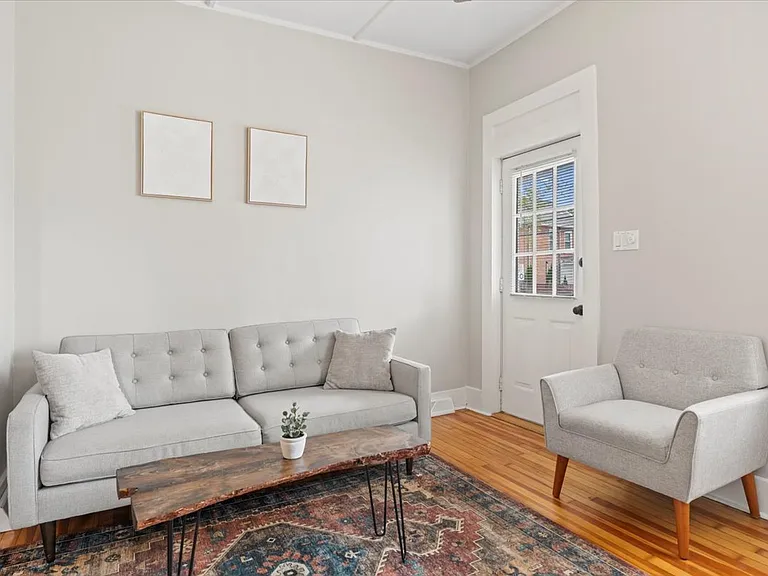 125 Circular St #B — Photo 3