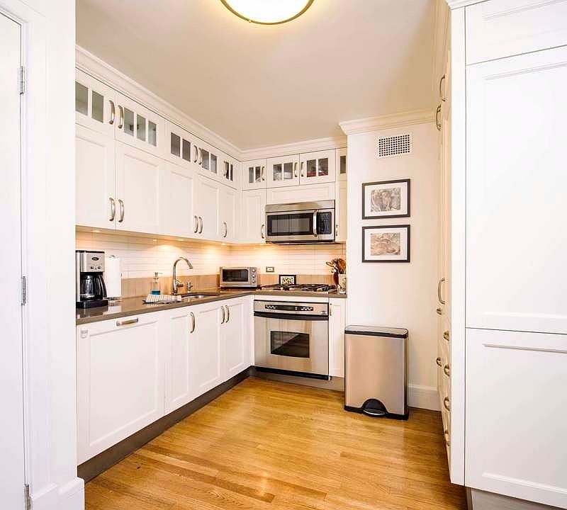 1st image of 27 W 72nd St #1408