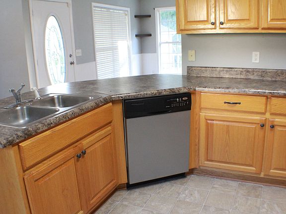 4th image of 32 Tranquility Dr