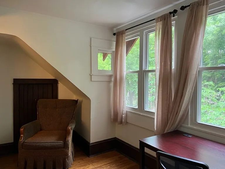 119 Thurston Ave — Photo 41