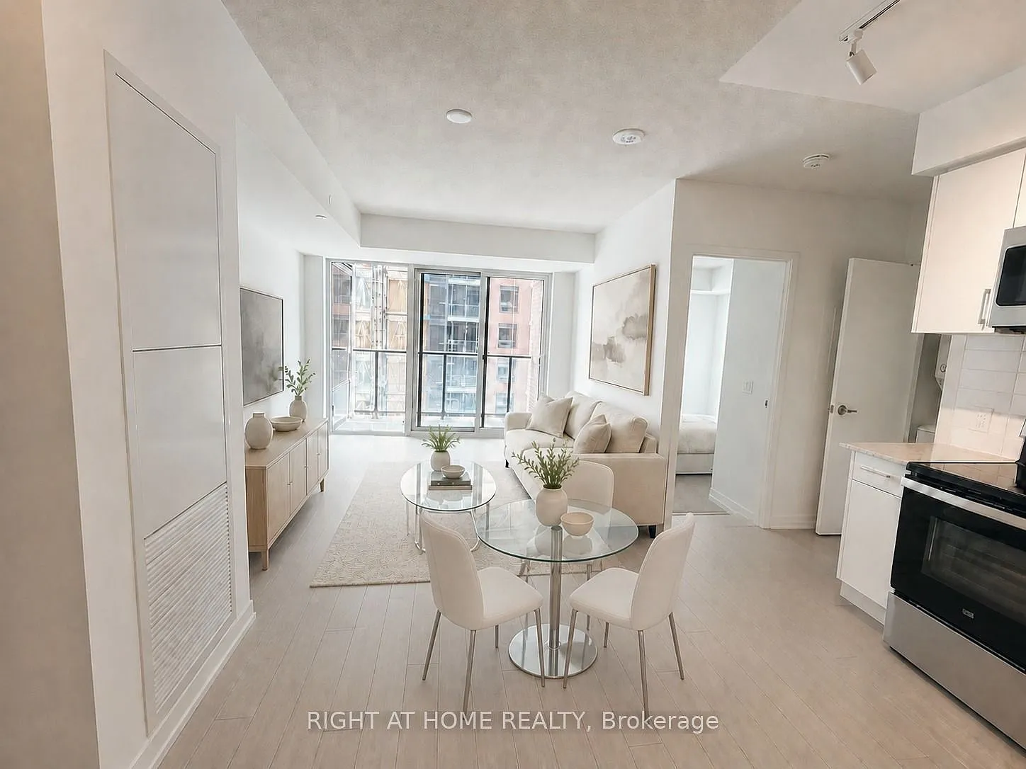1 bed, $2,000 — Photo 1