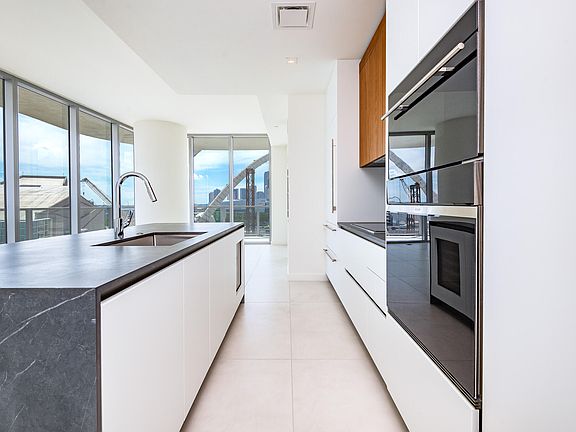 4th image of 1400 Biscayne Blvd #901