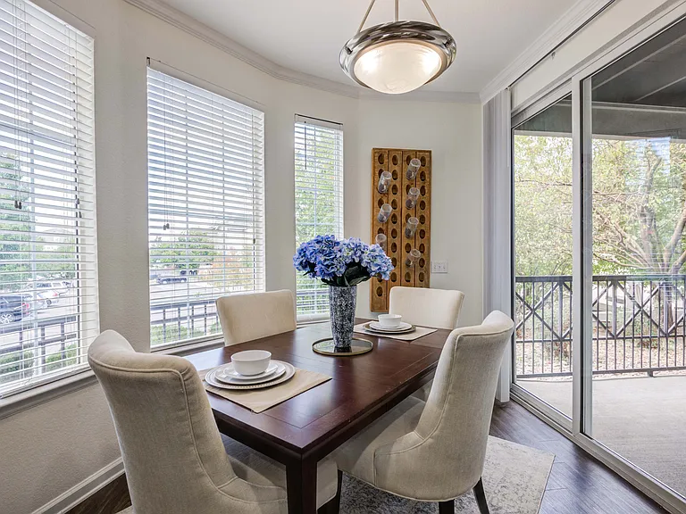 Dining Room or Eat-In Kitchen