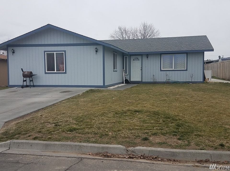 1st image of 620 N Desdemona Ave