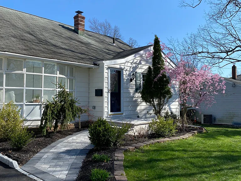 28 Aspen Rd — Photo 2