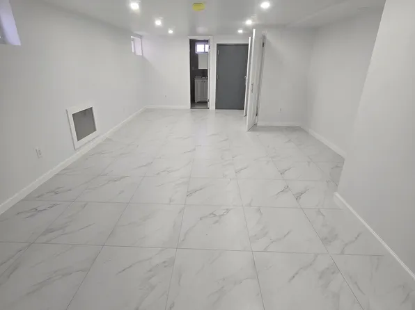 20230 47th Ave, Bayside, NY 11361