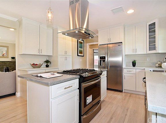5th image of 22700 Rodax St