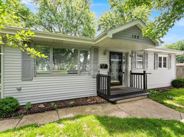 122 N Hamilton St, Lockport, IL 60441