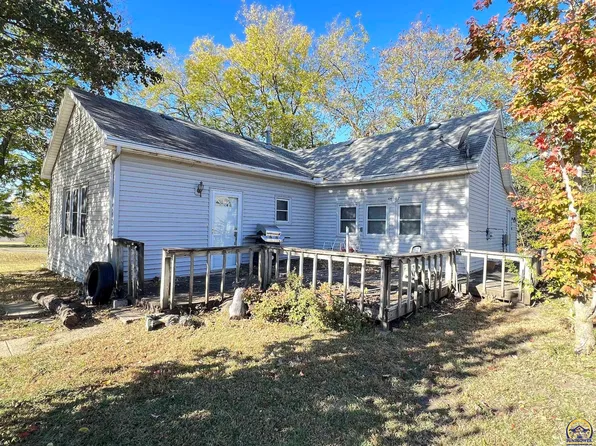 109 S 7th St, Saint Marys, KS 66536