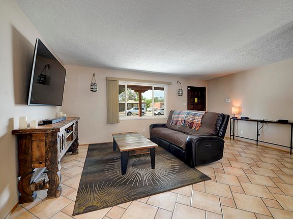 2nd image of 5805 Arvilla Ave NE