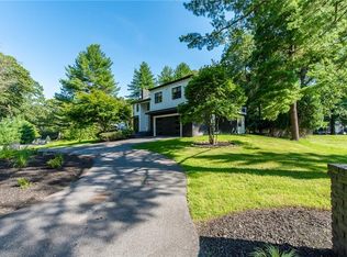28 Ledgemont Dr, Warwick, RI 02886