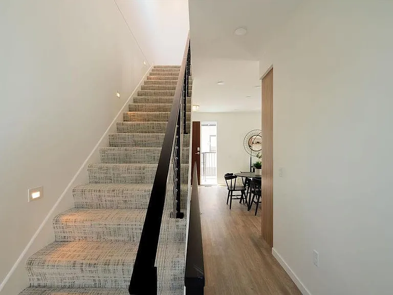 1 West Dr #7 — Photo 6