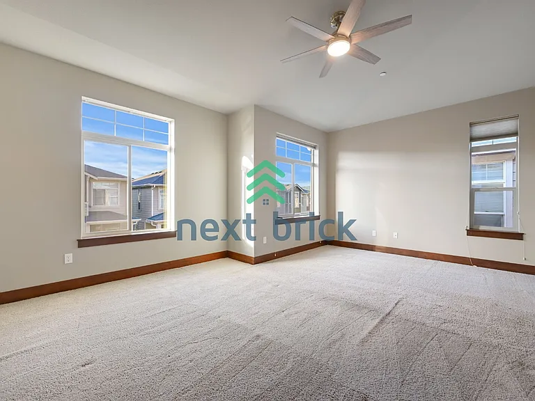 3813 NE 3rd Pl — Photo 15