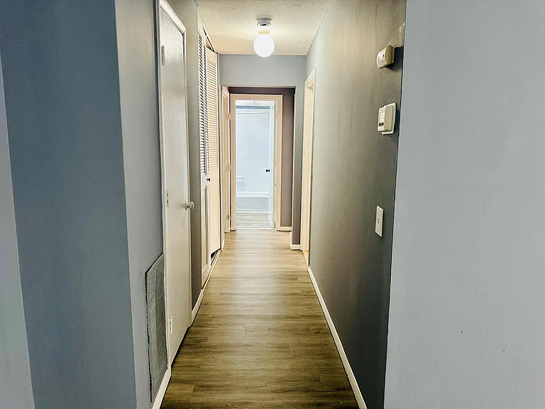 24 Shrewsbury Green Dr #B — Photo 13