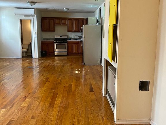 4th image of 78 Ten Eyck St #101B
