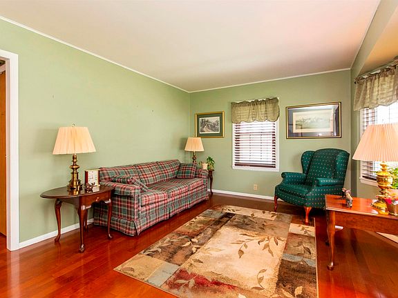 2nd image of 1408 Wall St