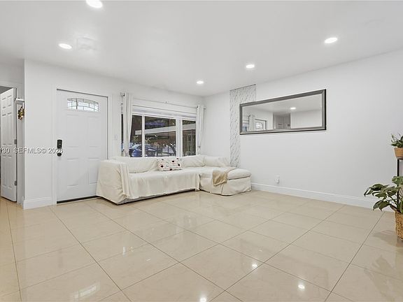 4th image of 6641 Freedom St