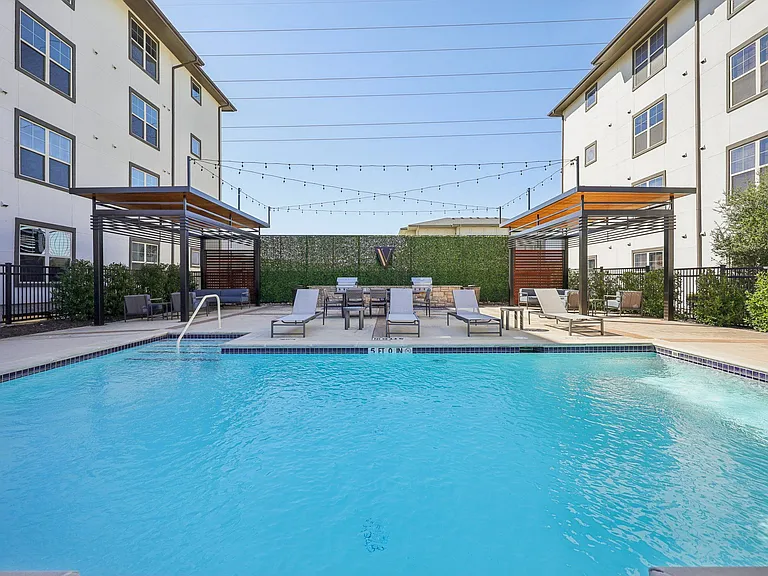 Vine + Vail Townhomes and Apartments — Photo 25