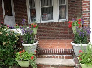 13432 230th St, Springfield Gardens, NY 11413