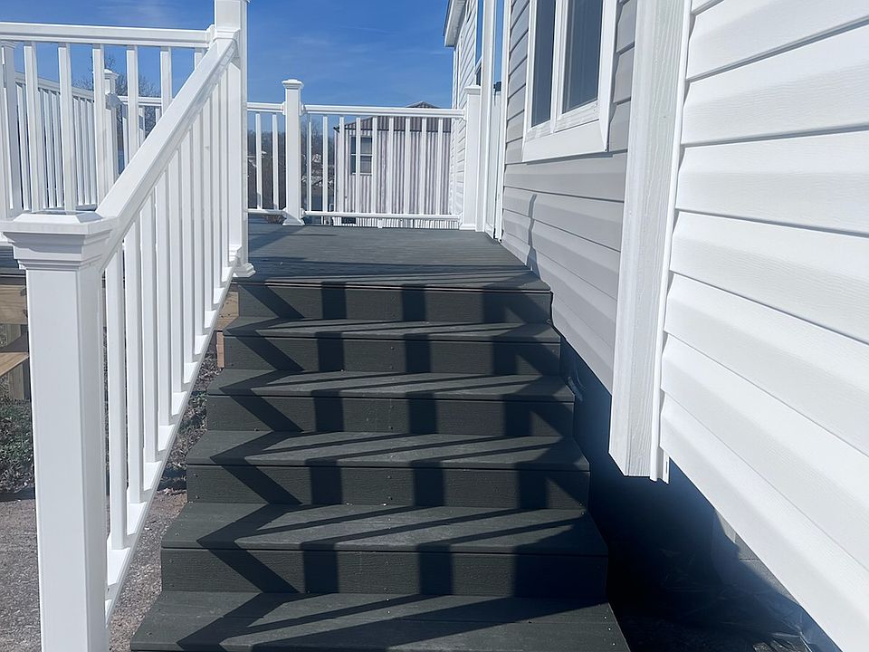 Exterior Image-0-Champion 104BU Countryside Village