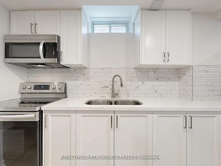 52 Eleanor Cir #LOWER — Photo 17
