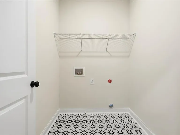 120 Poplar St — Photo 24