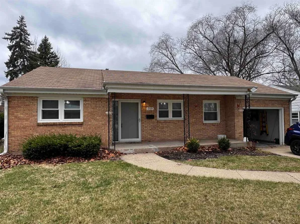 719 Emerson Dr, Rockford, IL 61108