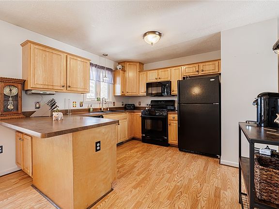 4th image of 89 Ardella St