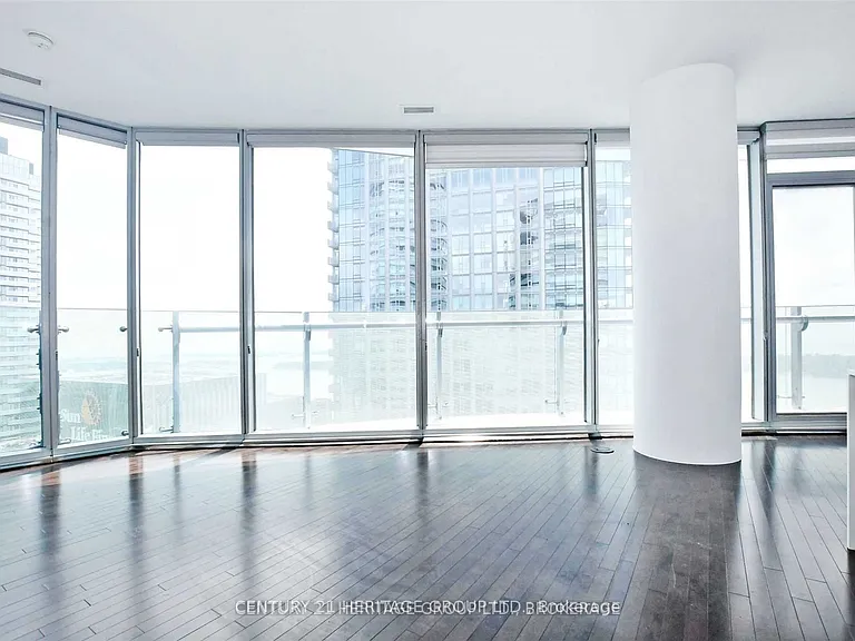 12 York St #5202 — Photo 7