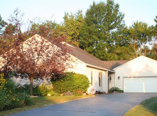 301 Briargate Ln, Deer Park, IL 60010