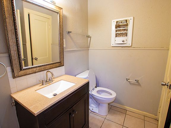 5th image of 108 N Gordon Dr #C