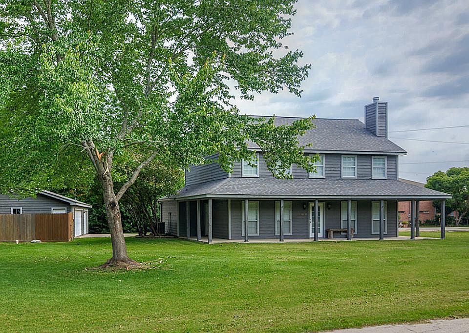 1st image of 12080 Lakeview Manor Dr #0
