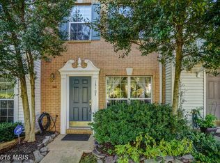 13103 Shadowbrook Ln, Fairfax, VA 22033