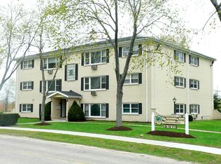 601 School Dr APT 2C, Fox River Grove, IL 60021