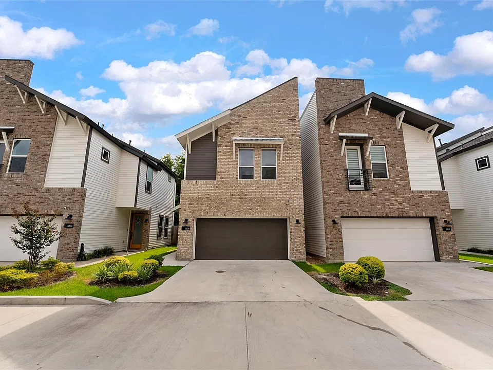 5828 Francis Oak Pl