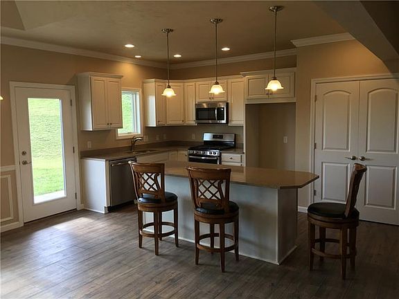 5th image of 8140 Gina Dr