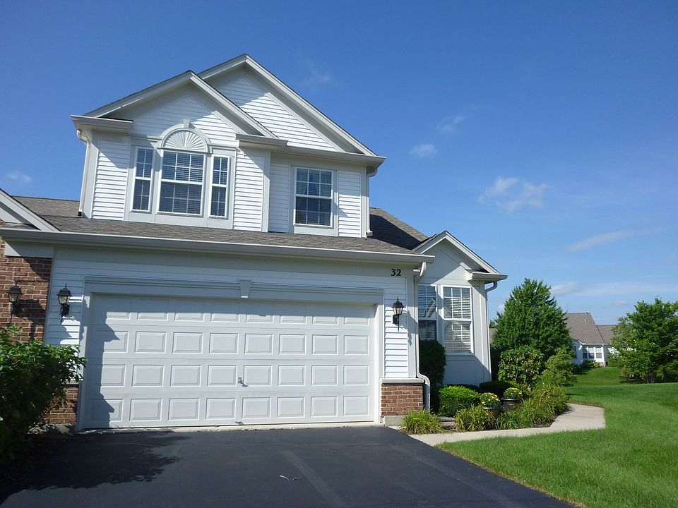 Great Cul de Sac location, mature landscaping and many perennials
