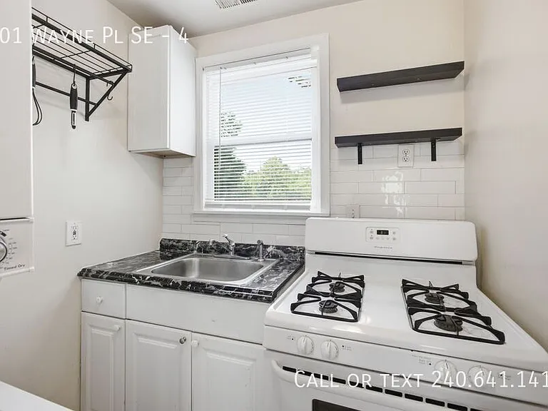 101 Wayne Pl SE #4 — Photo 6
