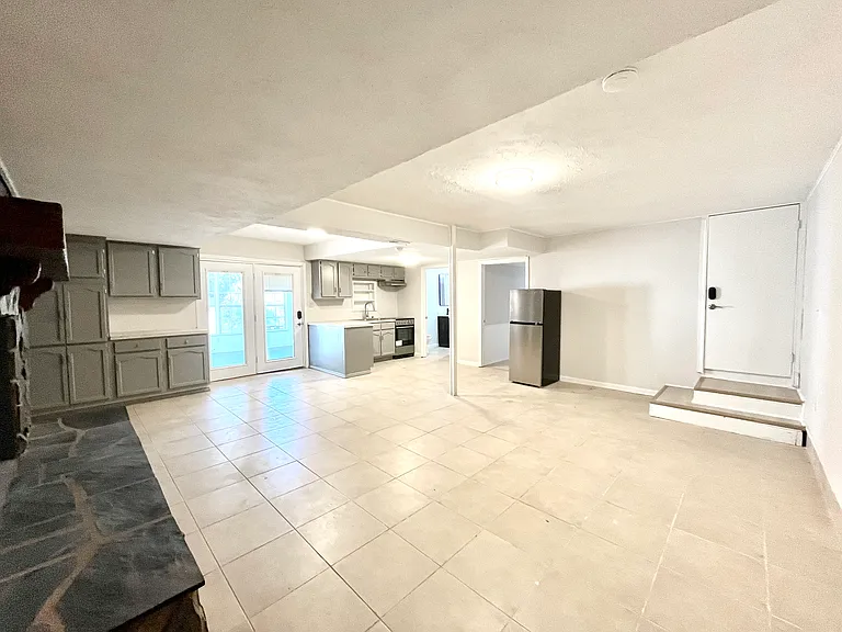 1727 Triangle Cir — Photo 32