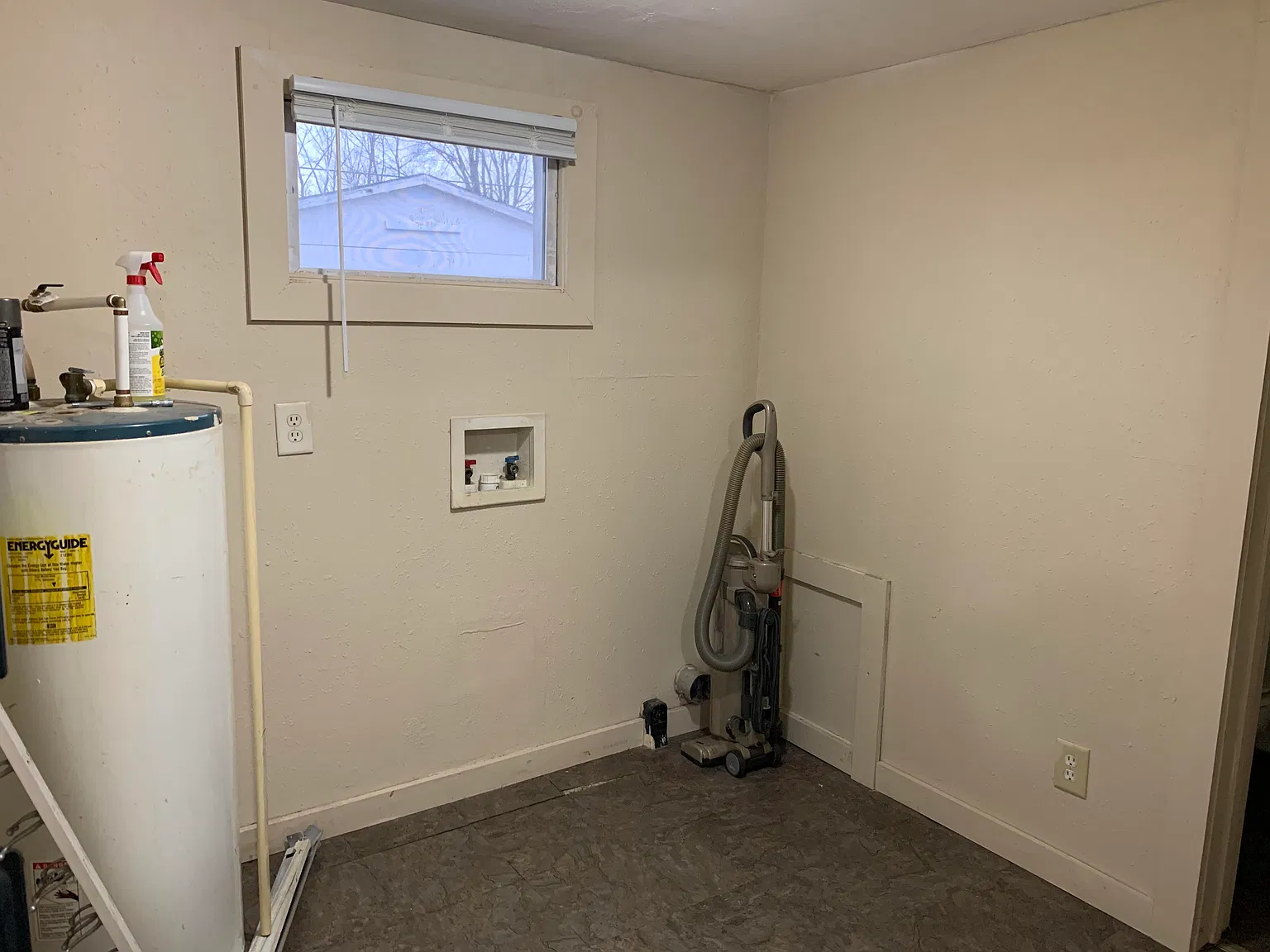 2 bed, 1.0 bath, $900 — Photo 2
