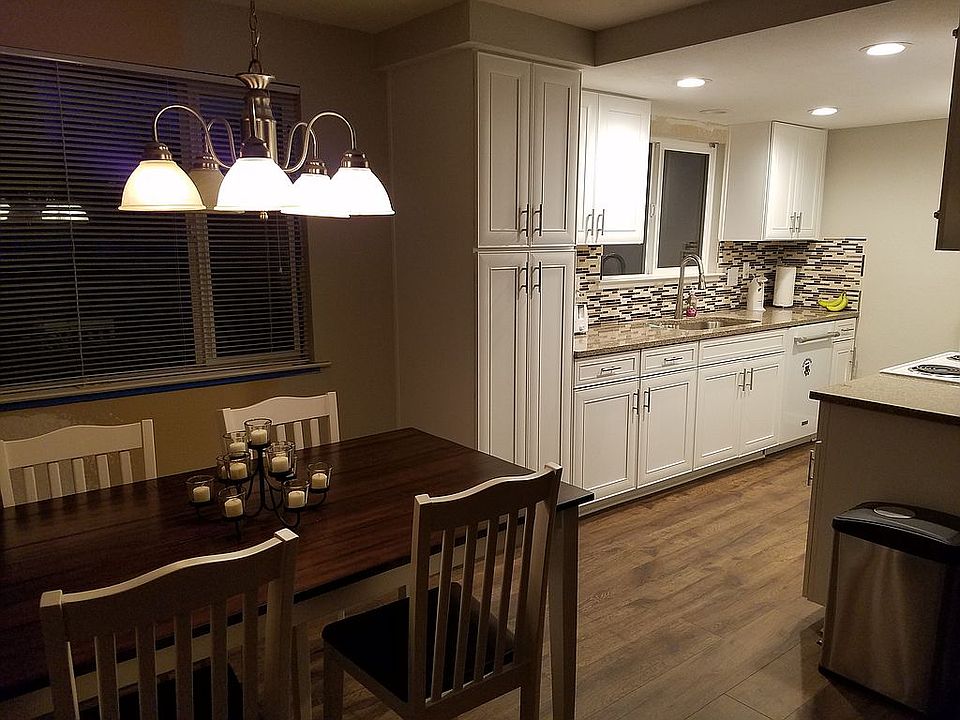 2nd image of 658 Bowles Ln