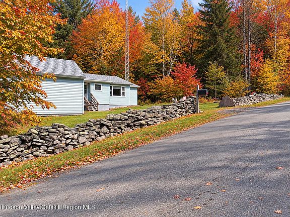 3rd image of 189 Peck Road