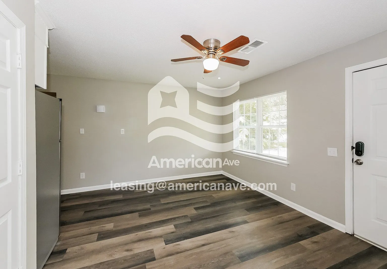3 bed, 1.0 bath, 960 sqft, $1,122 — Photo 4