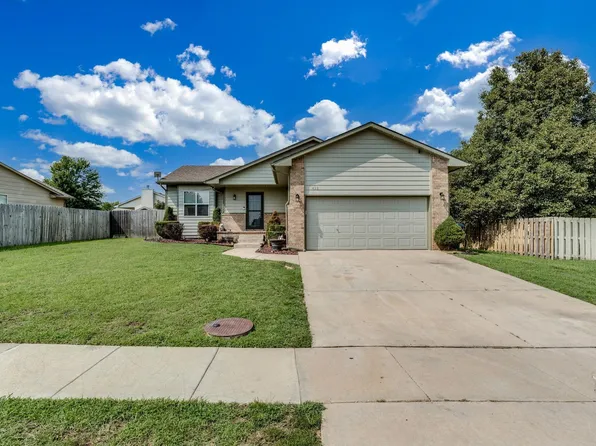 422 E Hickory St, Mulvane, KS 67110