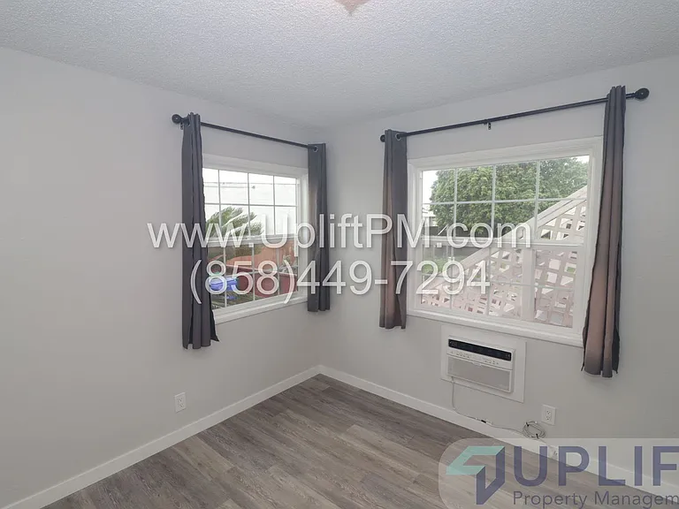 4833 Castle Ave — Photo 16