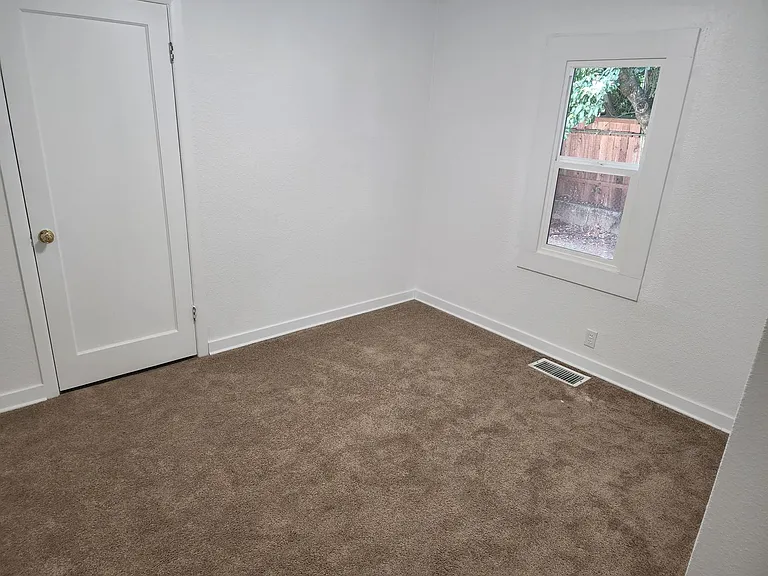 5923 N Minnesota Ave — Photo 8