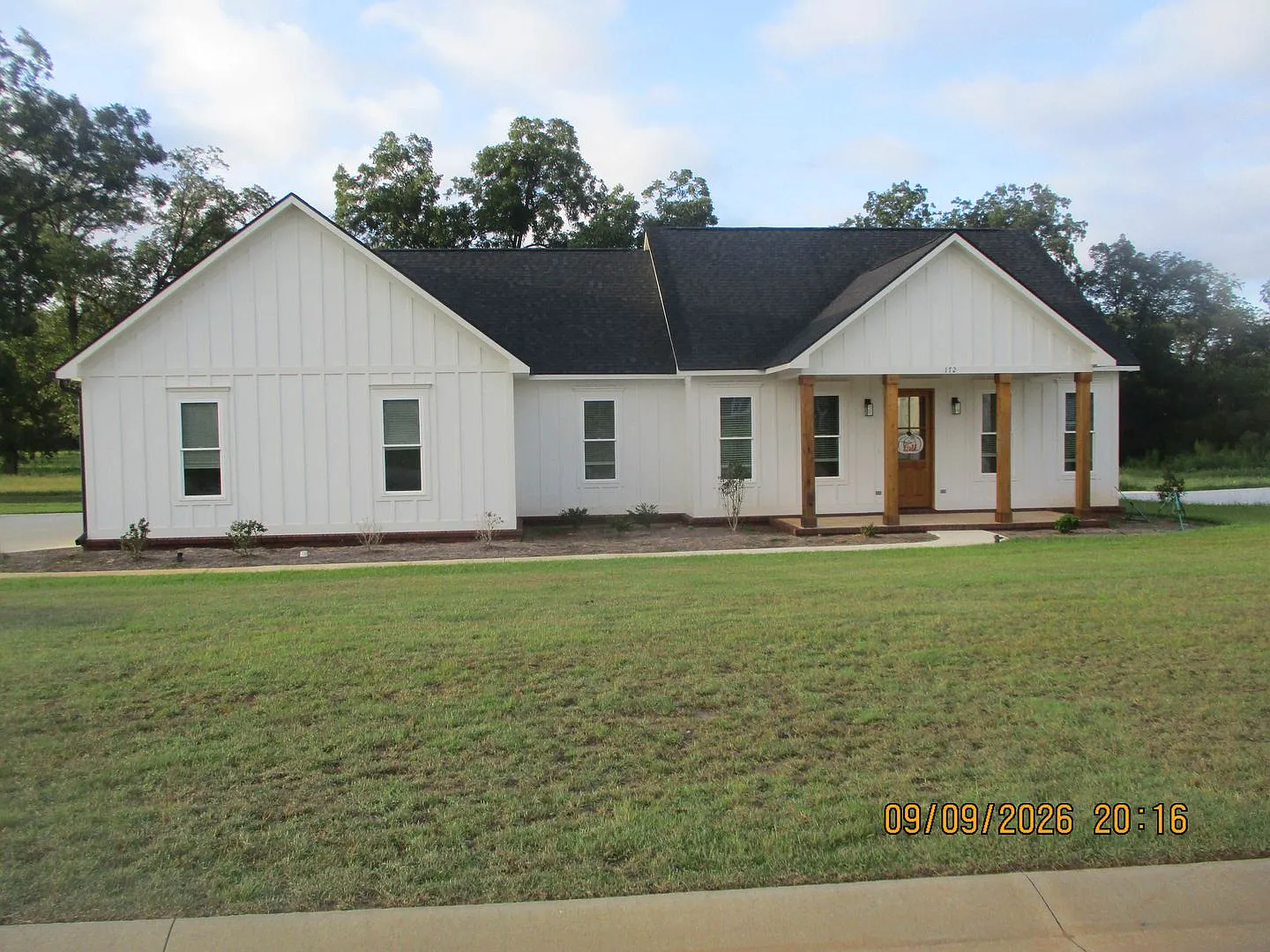 Belmont Drive, 172 — Photo 1