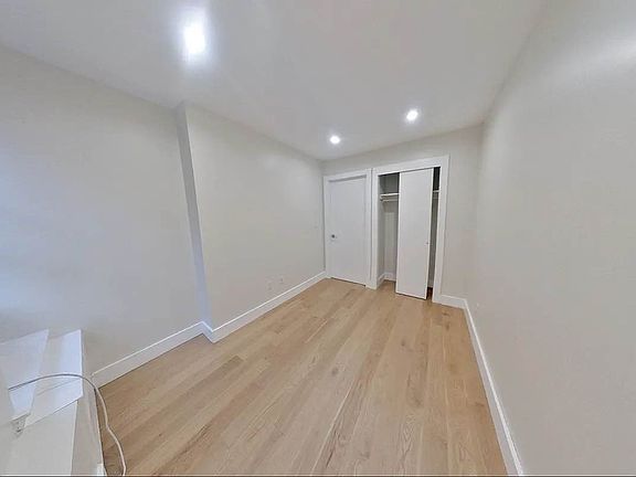4th image of 114 E 40th St #3D**