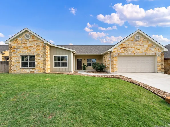 707 Englemann Oak Drive, Fredericksburg, TX 78624