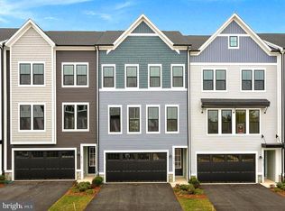 42180 Berrier Farms Ter, Chantilly, VA 20152